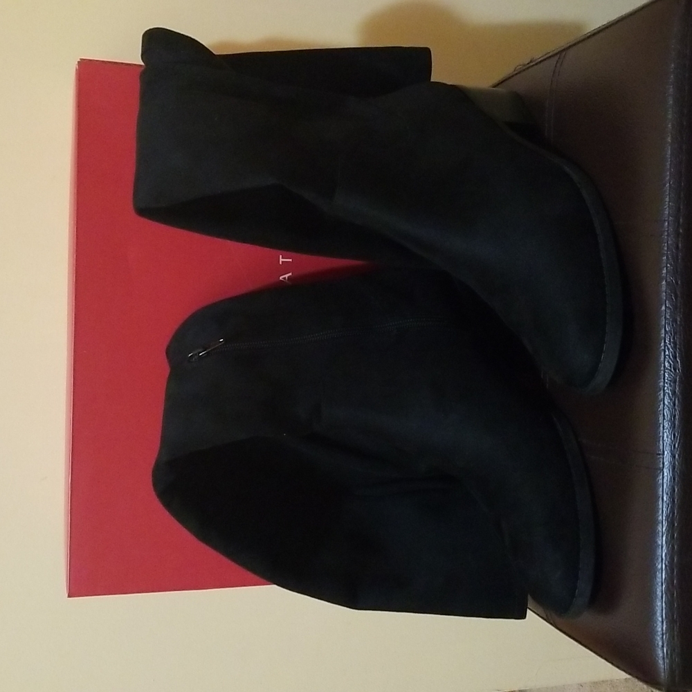 BRAND NEW Suade over the knee boot